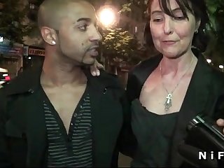 French mature doing a sextape gets banged by a guy from the street