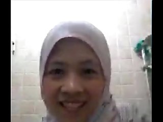 muslim lady on skype